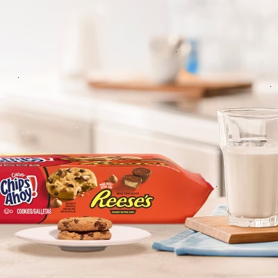Chips Ahoy! Chewy Chocolate Chip Cookies With Reese's Peanut Butter Cups - 9.5oz